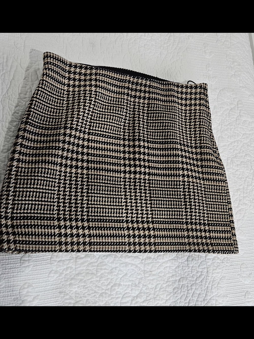 H&M Black and Cream Houndstooth Mini Skirt